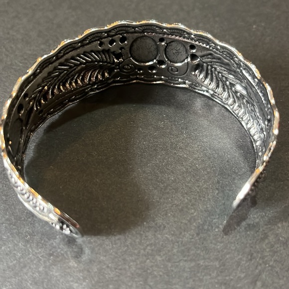 NWOT Bohemian Coral Howlite Etched Unisex Bracelet - Picture 2 of 2